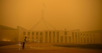Cháy rừng "hun khói" người Australia