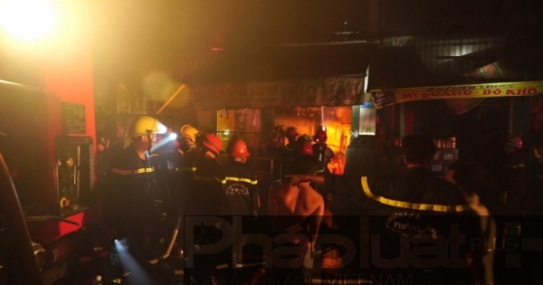 TP HCM: Cháy 1 căn nhà và 9 ki - ốt tại quận Bình Tân