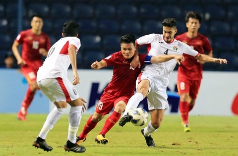 U23 Việt Nam - U23 CHDCND Triều Tiên: Vừa đá vừa phải nghe ngóng