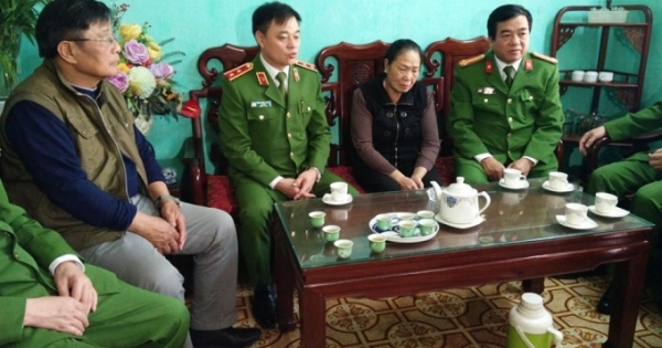 Bộ tư lệnh Cảnh sát cơ động trao gần 4 tỉ đồng tới thân nhân 3 liệt sĩ hy sinh tại xã Đồng Tâm