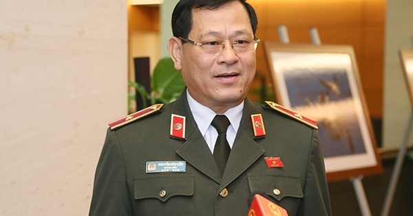 Tướng Nguyễn Hữu Cầu bật mí chuyện phá án vụ 39 người chết ở Anh