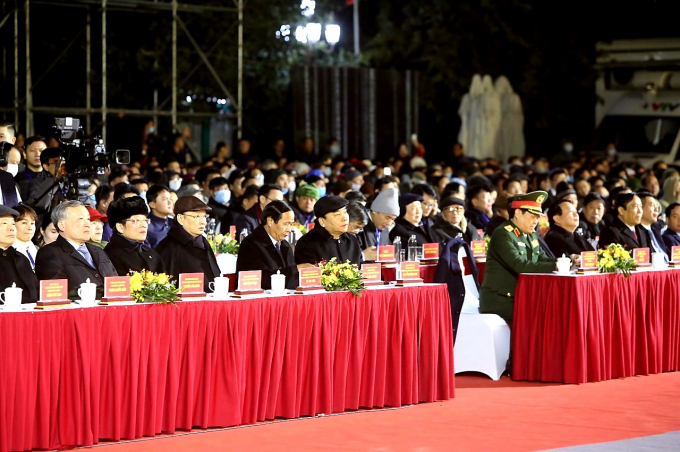 Các đại biểu dự Lễ đón nhận Bằng xếp hạng Di tích lịch sử quốc gia Khu Di tích Bạch Đằng Giang