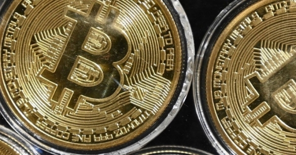 Tiền ảo Bitcoin lần đầu vượt ngưỡng kỷ lục 30.000 USD