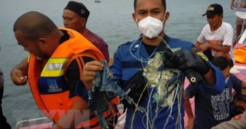Vụ rơi máy bay Indonesia: Hải quân thông báo xác định được tọa độ rơi