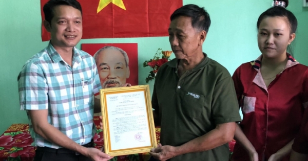 Báo Pháp luật Việt Nam bàn giao nhà tình thương