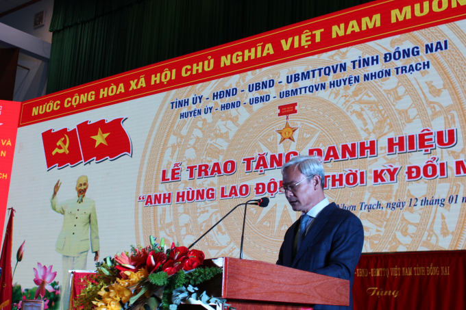 Ông Nguyễn Phú Cường Bí thư tỉnh uỷ, Chủ tịch HĐND tỉnh Đồng Nai biểu dương những kết quả đạt được của Đảng bộ, Chính quyền và nhân dân huyện Nhơn Trạch trong thời gian vừa qua.