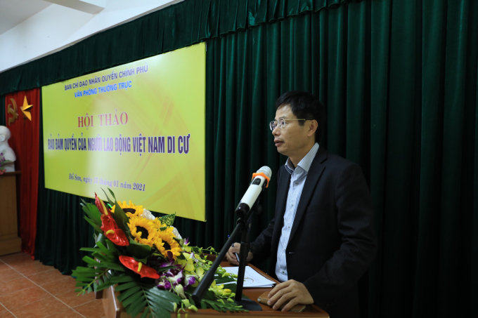 Phó cục trưởng Cục Quản lý NLĐ ngoài nước Nguyễn Gia Liêm phát biểu tại hội thảo.