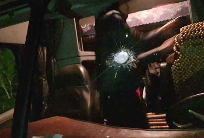 Điều tra làm rõ hành vi ném đá làm vỡ kính xe ô tô lưu thông trên cao tốc Bắc Giang - Lạng Sơn
