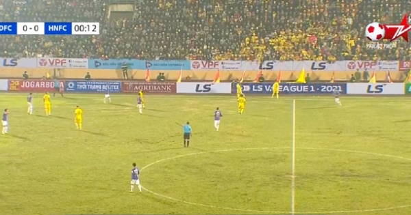 Báo Indonesia ấn tượng trước không khí bóng đá của V-League