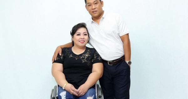 Cảm động tình yêu 15 năm bền chặt của huấn luyện viên và vợ khuyết tật