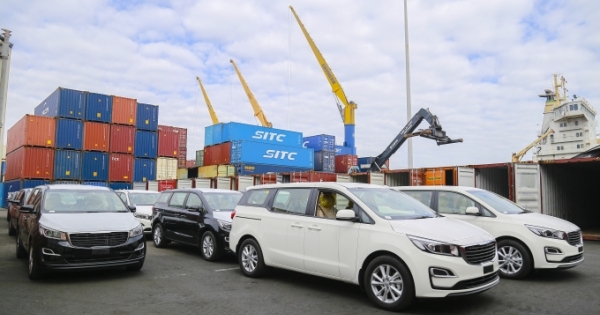 Tin kinh tế 7AM: THACO hoàn thành mục tiêu xuất khẩu hơn 1.400 ô tô, linh kiện; Chứng khoán trong cơn lao đao