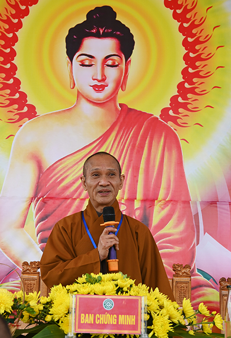 Hòa thượng Thích Thanh Điện phát biểu tại Đại hội.