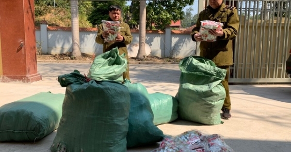 Lạng Sơn: Thu giữ 9.000 chiếc chân gà nhập lậu có nhãn hàng hóa bằng tiếng Trung Quốc