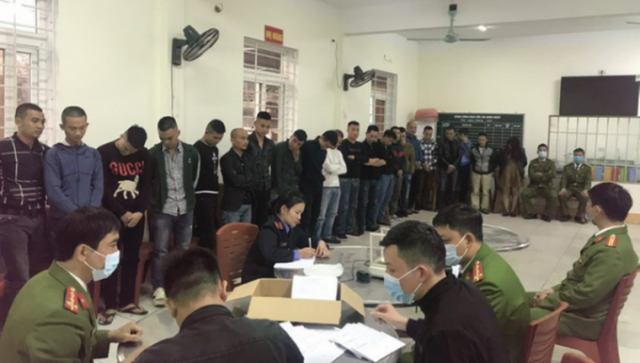Nghệ An: “Mở tiệc ma túy” trong karaoke, 30 đối tượng bị bắt giữ