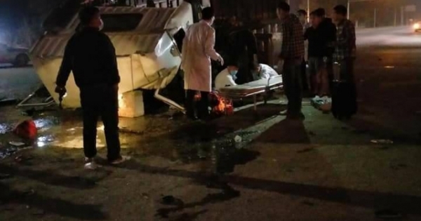 Quảng Ninh:  4 người bị thương sau vụ đầu kéo tông đuôi xe tải
