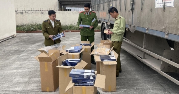 Bắt xe tải chở 4500 bao thuốc lá lậu tại Thanh Hóa