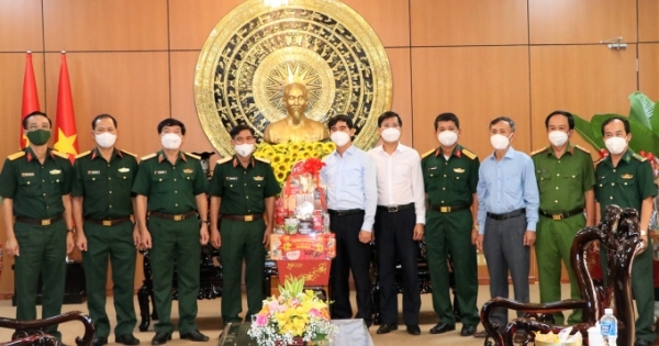 Bộ Tư lệnh Quân khu 7 thăm và chúc tết lãnh đạo tỉnh Bình Thuận