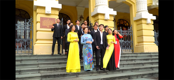 MV ca nhạc Hà Nội – Khúc đồng dao chống dịch của Nhà hát Tuổi Trẻ.