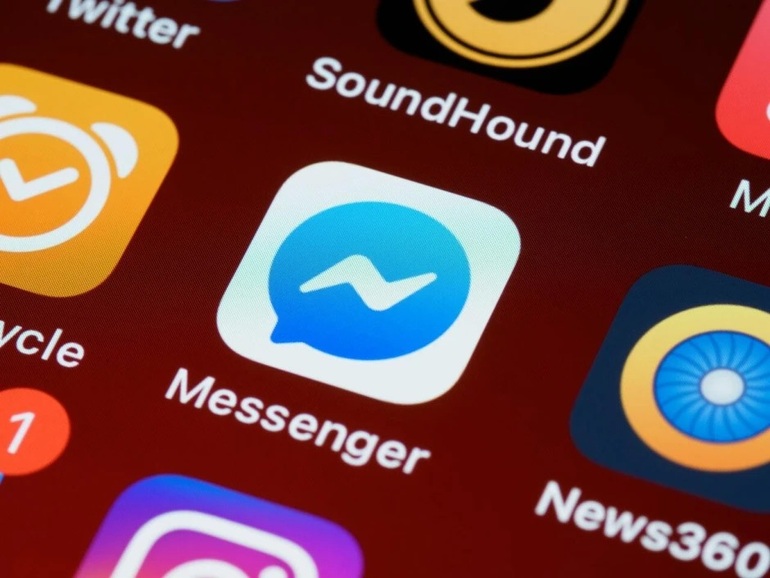 Việc thay thế Messenger bằng các ứng dụng như Signal, Telegram sẽ giúp cho tin nhắn của bạn được bảo mật hơn (Ảnh: PhoneArena).