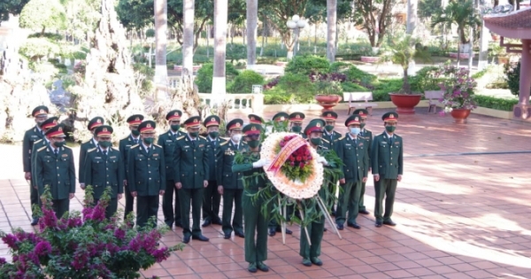 Sư đoàn 320 dâng hương tri ân các liệt sỹ nhân kỷ niệm 71 năm thành lập