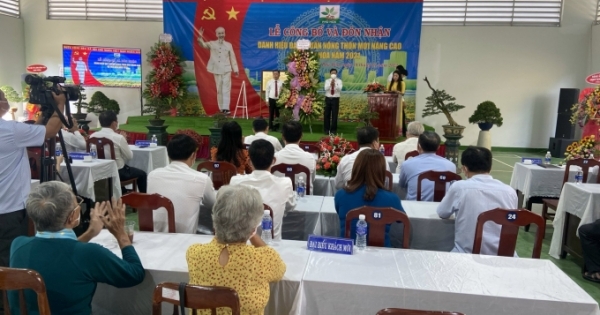 Xã Phú Hoà tự hào đón nhận danh hiệu “Nông thôn mới nâng cao”