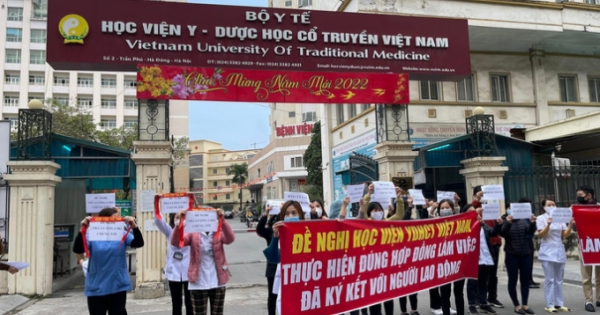 Bác sĩ Bệnh viện Tuệ Tĩnh bị nợ lương được Công đoàn Y tế Việt Nam hỗ trợ 3 triệu đồng