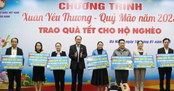 Người nghèo Đà Nẵng nhận 16.429 suất quà Tết