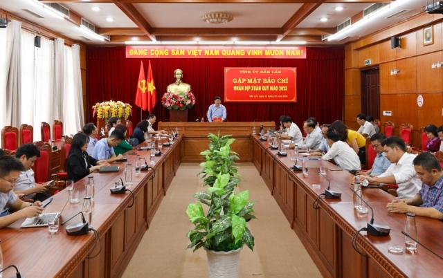 Đắk Lắk: Thường trực Tỉnh ủy gặp mặt báo chí nhân dịp Xuân Quý Mão 2023