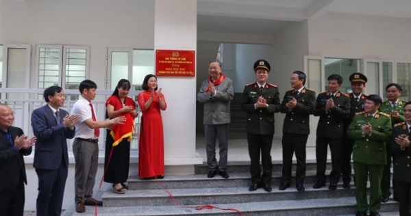 Bộ Công an tặng công trình liên hợp nhà ở cho học sinh Lai Châu