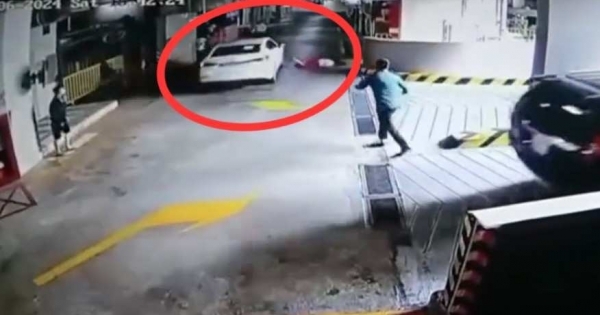 Video: "Xe điên" gây náo loạn hầm gửi xe, tông người phụ nữ văng ra xa rồi bỏ chạy