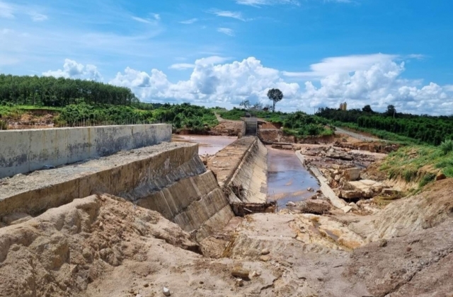 Kon Tum: Công bố tình huống khẩn cấp sau khi đập thuỷ lợi Đăk Ngao 1 bị vỡ