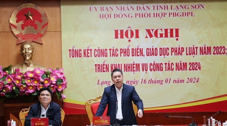 Đồng chí Đoàn Thanh Sơn, Phó Chủ tịch UBND tỉnh Lạng Sơn, Chủ tịch Hội đồng phối hợp PBGDPL tỉnh phát biểu kết luận hội nghị