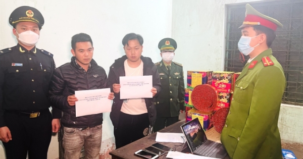 Lào Cai: Bắt giữ 2 đối tượng mua bán pháo hoa nổ và pháo nổ trái phép
