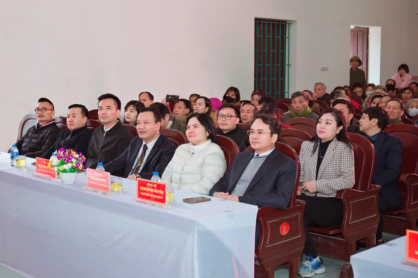 Lãnh đạo huyện Nho Quan tham dự buổi lễ.