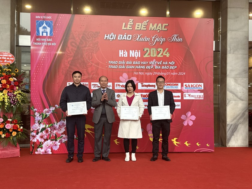 Báo Pháp luật Việt Nam đạt giải B gian trưng bày đẹp tại Hội báo