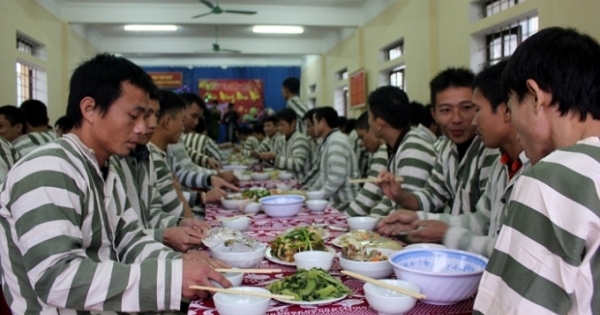 Nghệ An: Vào ăn Tết ở trại giam để… tránh phạm thêm tội