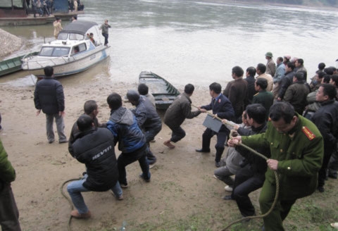 Vụ đắm thuyền khiến 9 người thiệt mạng xảy ra ng&agrave;y 12/01/2011 tại tổ 22, phường Hưng Th&agrave;nh, TP Tuy&ecirc;n Quang.