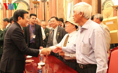 Chủ tịch nước Trương Tấn Sang gửi lời ch&uacute;c sức khỏe tới c&aacute;c đại biểu.