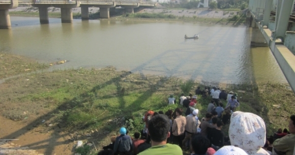 Nhảy sông cứu cô gái tự tử, 2 thanh niên chết đuối theo