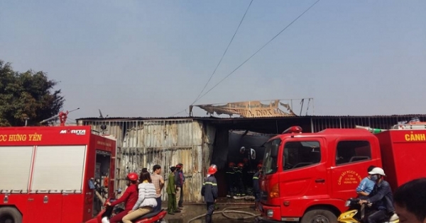 Hưng Yên: Cửa hàng gia dụng bị "bà hỏa" thiêu rụi