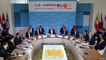 Tổng thống Mỹ v&agrave; l&atilde;nh đạo c&aacute;c nước Asean tại Hội nghị thượng đỉnh Mỹ - ASEAN được tổ chức tại Sunnylands, Mỹ (Ảnh: Reuters)
