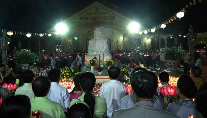 Hơn 1 vạn Phật tử tham gia buổi lễ.