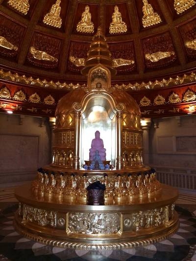 Cung điện nơi bảo tồn X&aacute; lợi Phật được cung nghinh từ Ấn Độ v&agrave; Miến Điện. Ảnh: Bảo Yến.