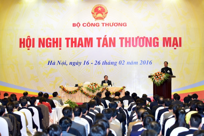 Thủ tướng Nguyễn Tấn Dũng chỉ đạo Hội nghị Tham t&aacute;n thương mại 2016.