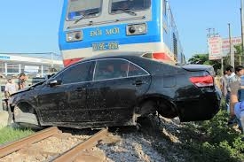 Phó Thủ tướng chỉ đạo giảm tai nạn ngang qua đường sắt