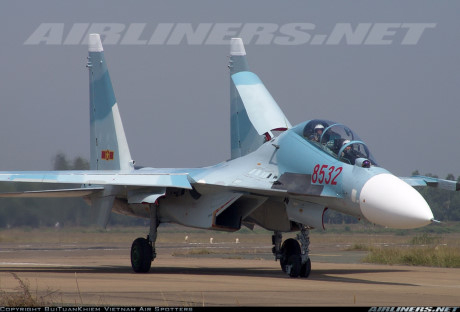 Việt Nam nghi&ecirc;n cứu chế tạo lốp cho m&aacute;y bay Su-30MK2?