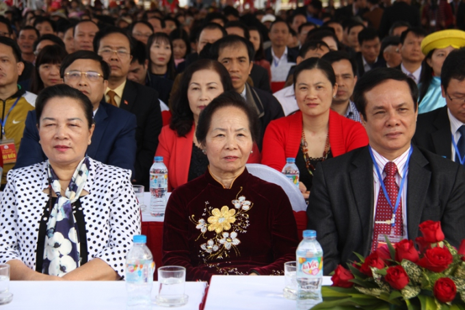 &nbsp;Nguy&ecirc;n Ph&oacute; chủ tịch nước Nguyễn Thị Doan tham dự Lễ khai hội.
