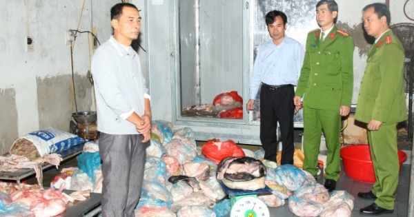 Hà Nam: Bắt giữ 750kg bì lợn không rõ nguồn gốc, đang trong quá trình phân huỷ