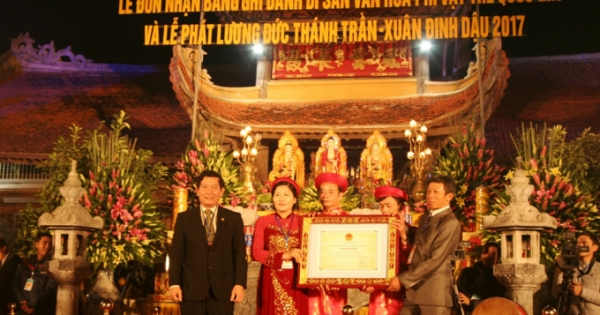 Đền Trần Thương đón bằng “Di sản văn hóa phi vật thể quốc gia”