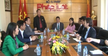Hội nhà báo Trung Quốc thăm và làm việc với Báo Pháp luật Việt Nam